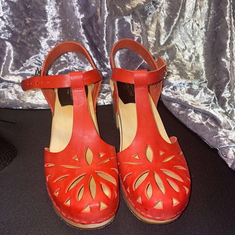 Red lace Swedish Hasbeens new